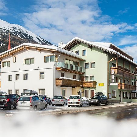Garni Apparthotel St Valentin Сан-Валентино-алла-Мута Экстерьер фото