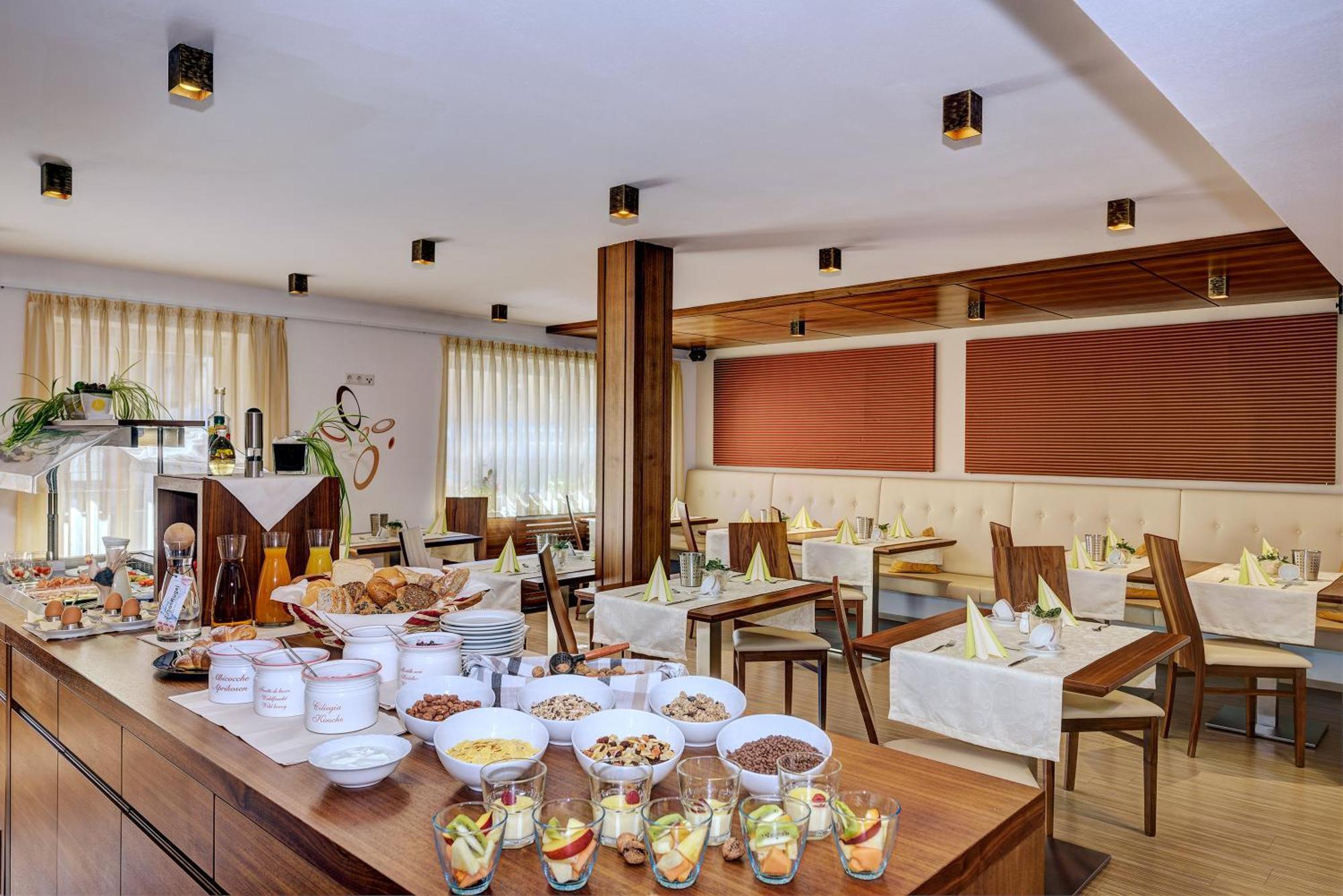 Garni Apparthotel St Valentin Сан-Валентино-алла-Мута Экстерьер фото